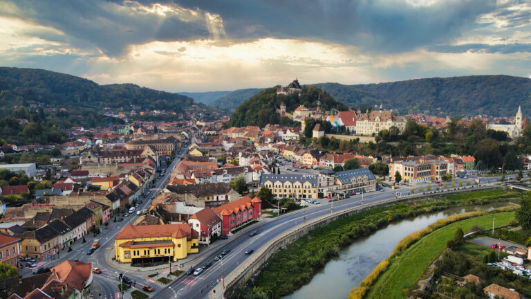 Luftansicht von einer Stadt aus Rumänien