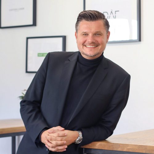 Profilbild MR Kopie Profilbild MR Kopie